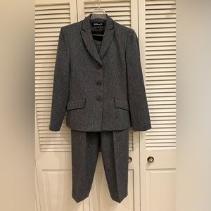 Kasper and Co. Ladies Pant Suit